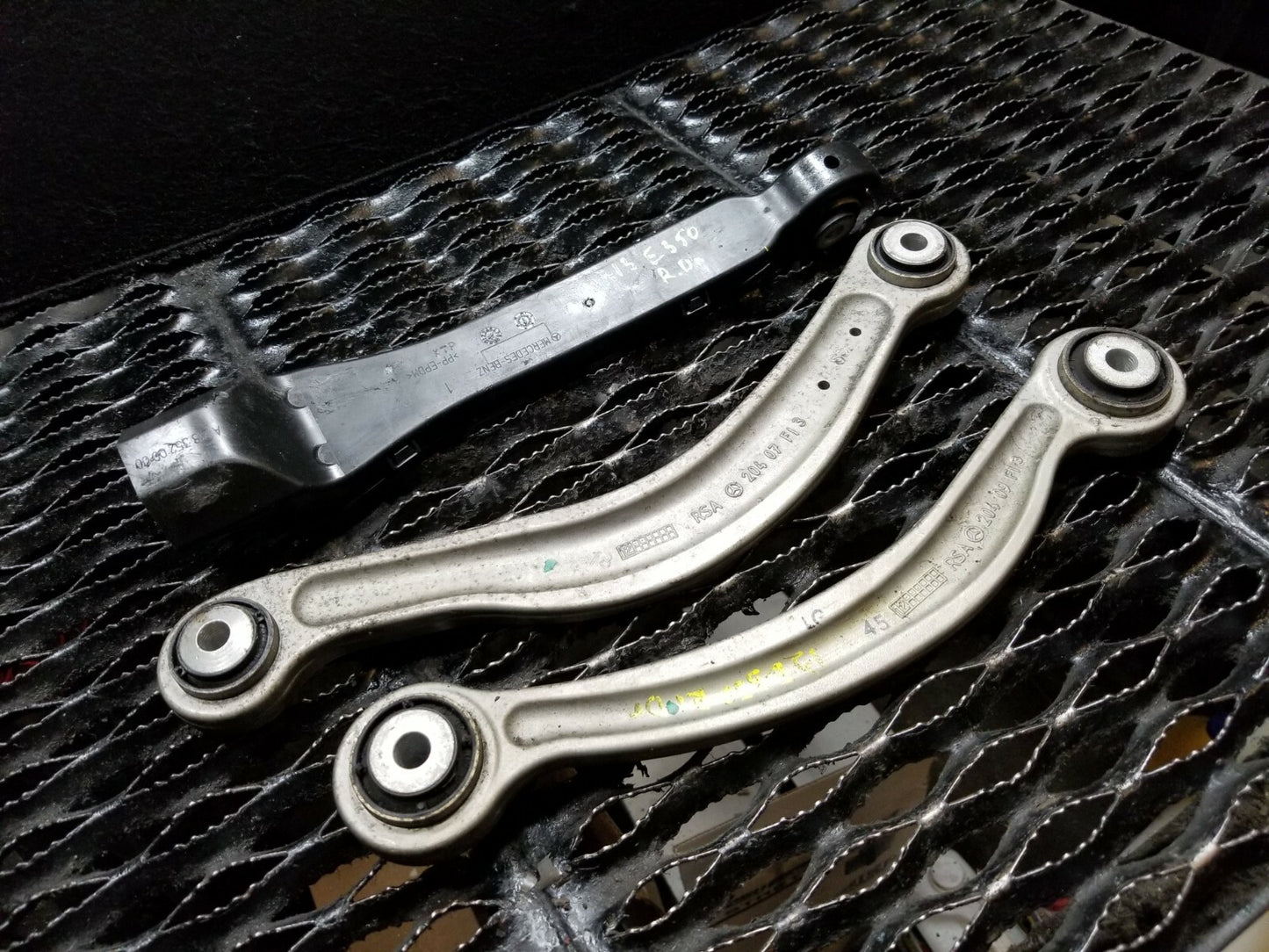 2013 Mercedes E350 Rear Driver Control Arm 3pcs OEM