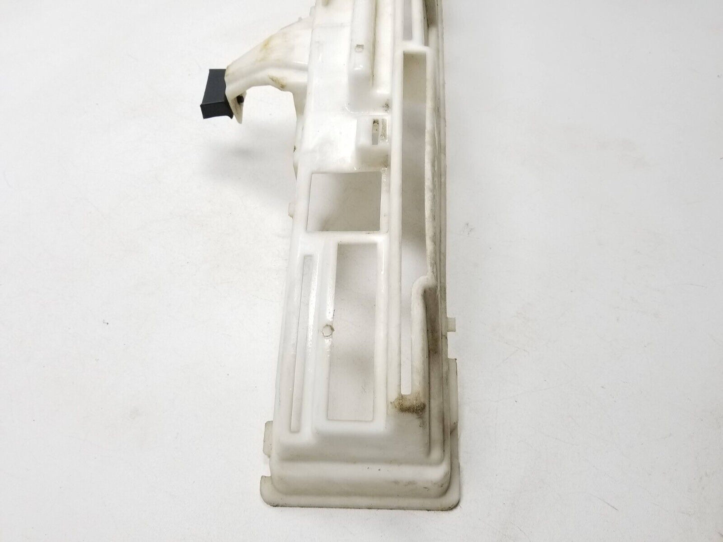 13 14 15 GMC Acadia Rear Bumper Center Bracket Support OEM