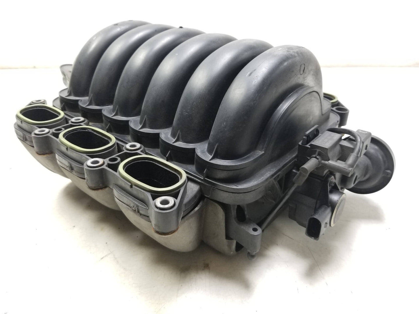 2009 - 2012 Audi Q5 Intake Manifold 3.2l OEM
