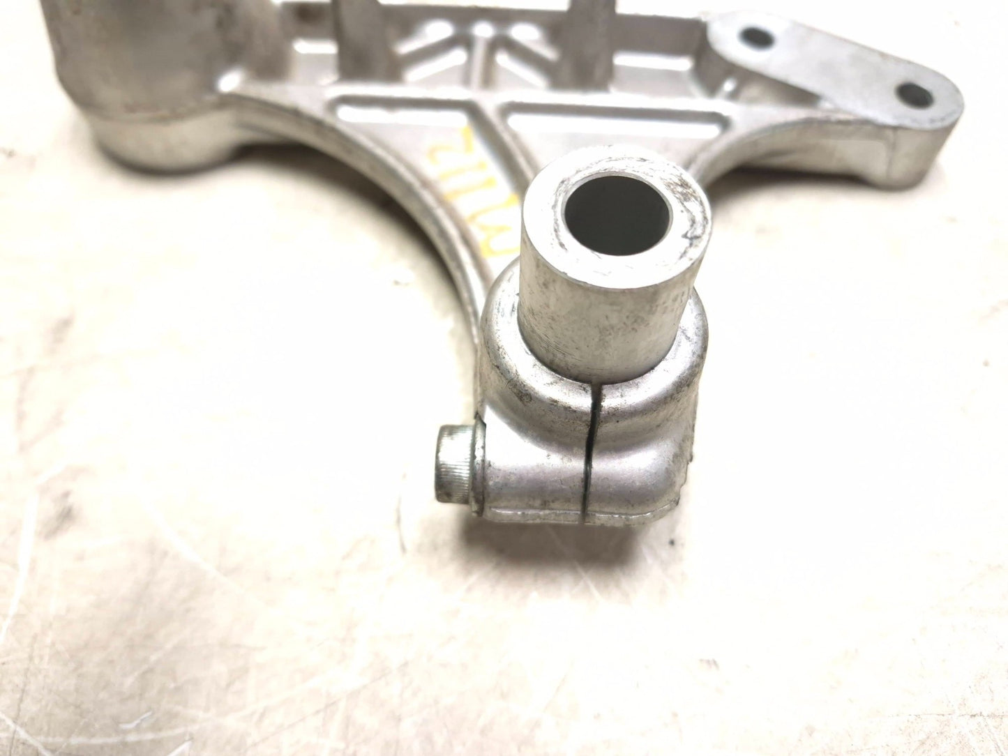 2002 Suzuki V-strom 1000 Dl1000 Engine Mount Bracket Left & Right OEM