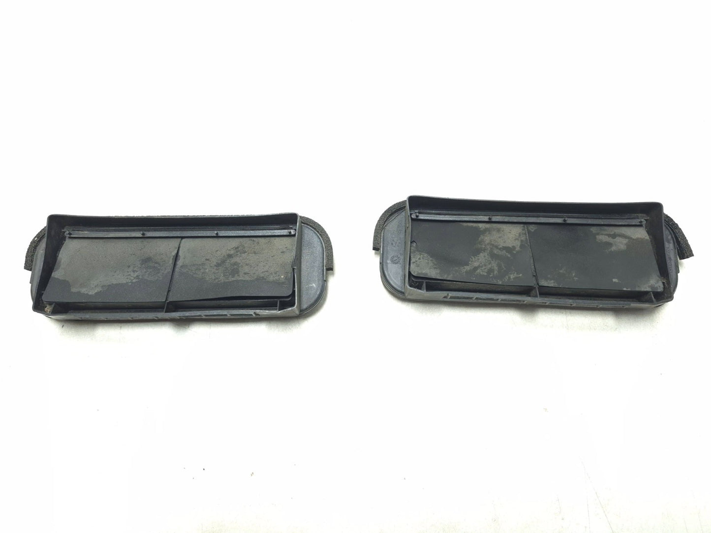 2012 Nissan Leaf Rear Quarter Pressure Vent Grille Left & Right OEM