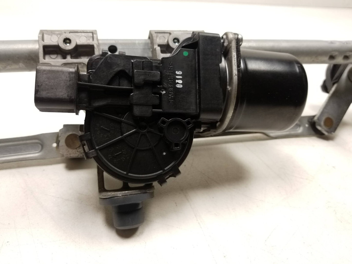 2020 Hyundai Venue Windshield Wiper Motor W/ Linkage OEM