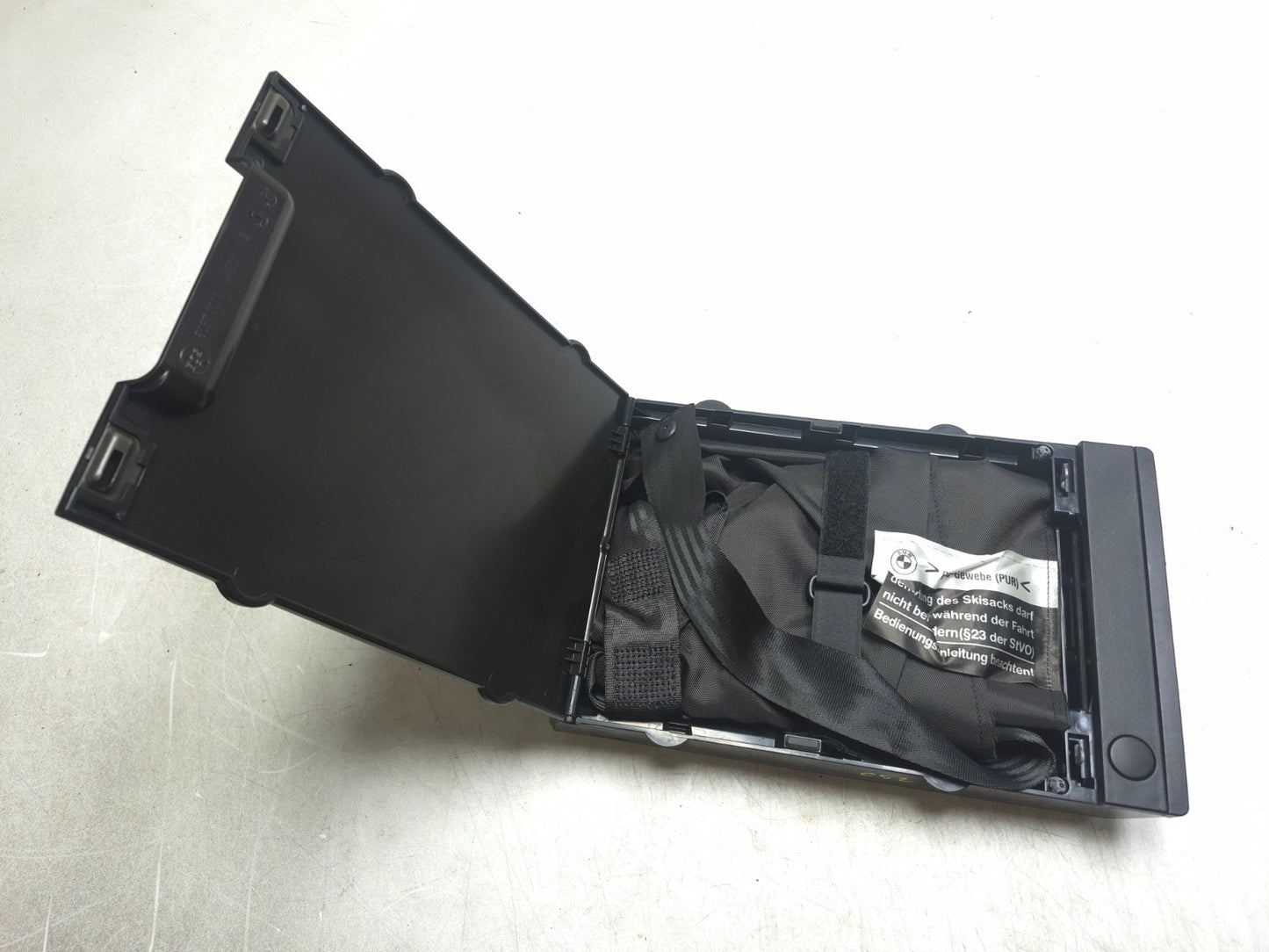 2008 BMW BMW X6 E71 Rear Seat Center Ski Bag Storage Compartment OEM