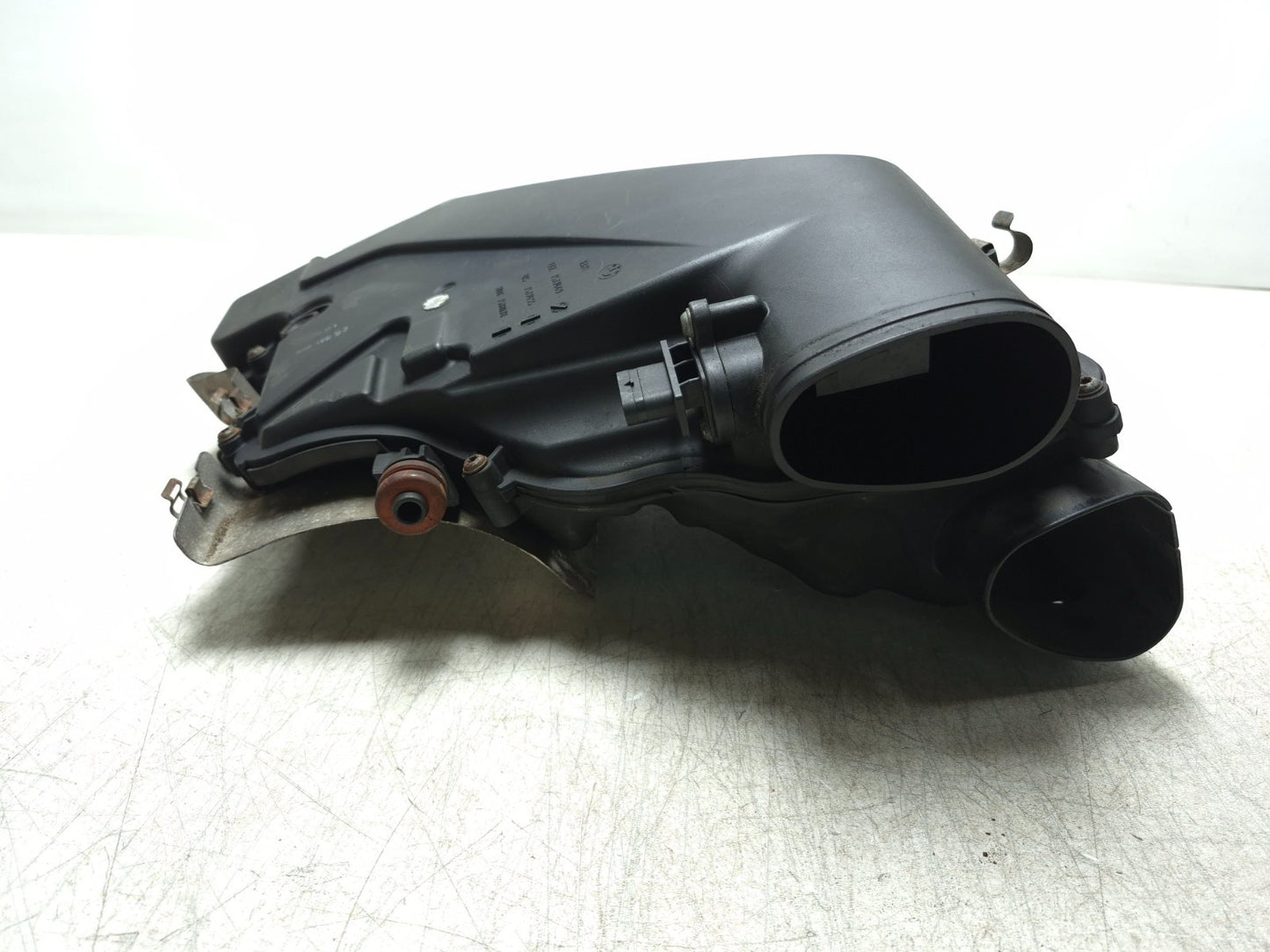2008 BMW X6 E71 Air Cleaner Intake Filter Housing Box Driver Side Left OEM