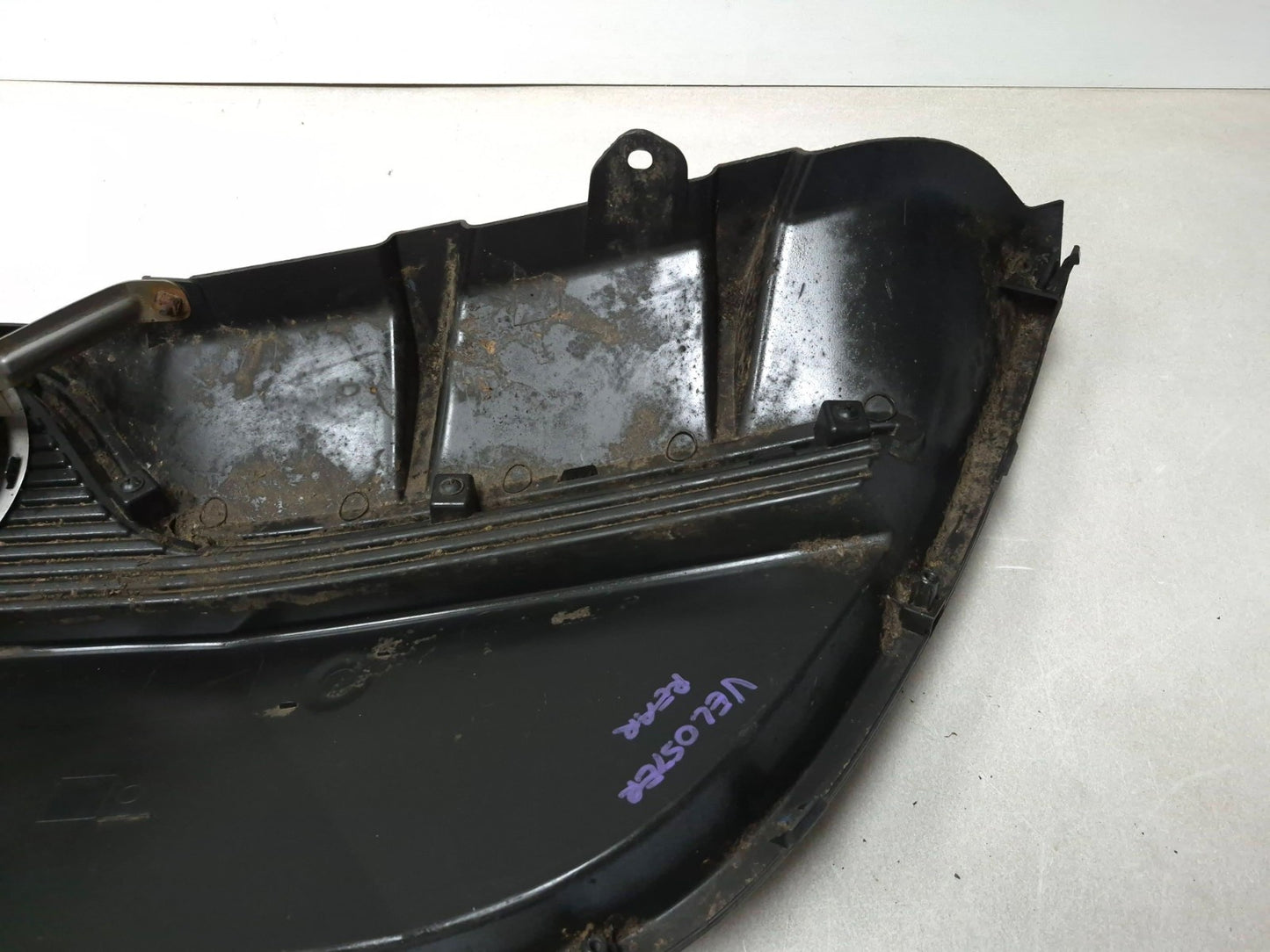 2016 Hyundai Veloster Rear Bumper Lower Cover W/ License Plate Light OEM