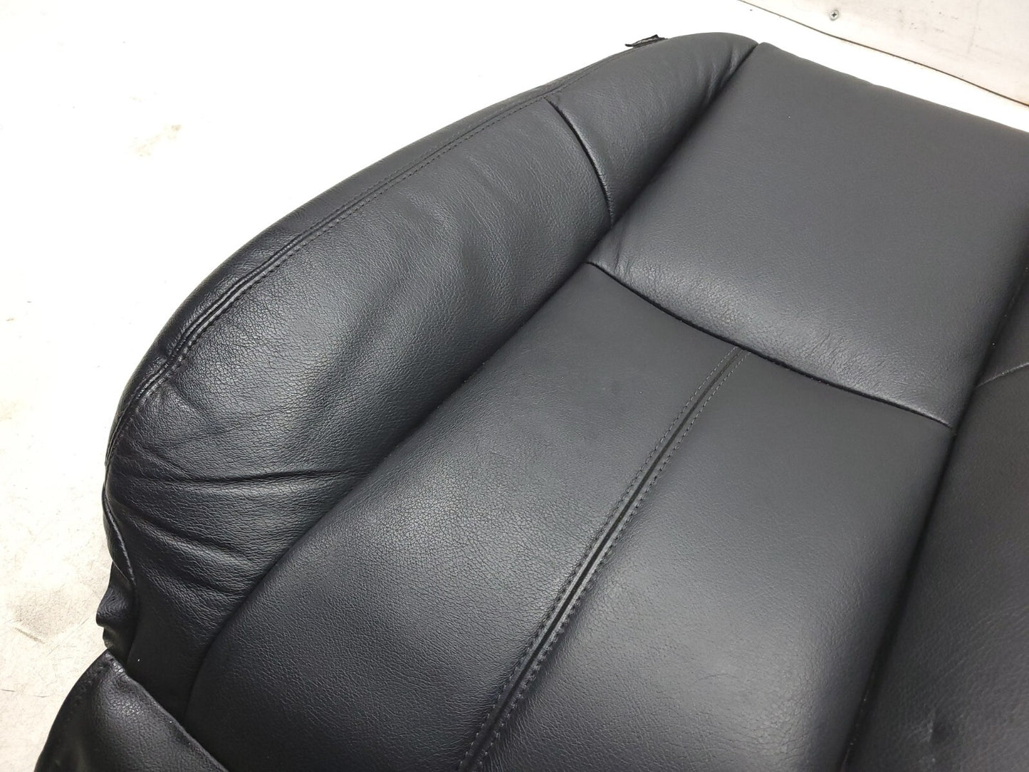 2010 - 2014 Chevrolet Suburban Front Upper Seat Cushion Passenger Side Right OEM