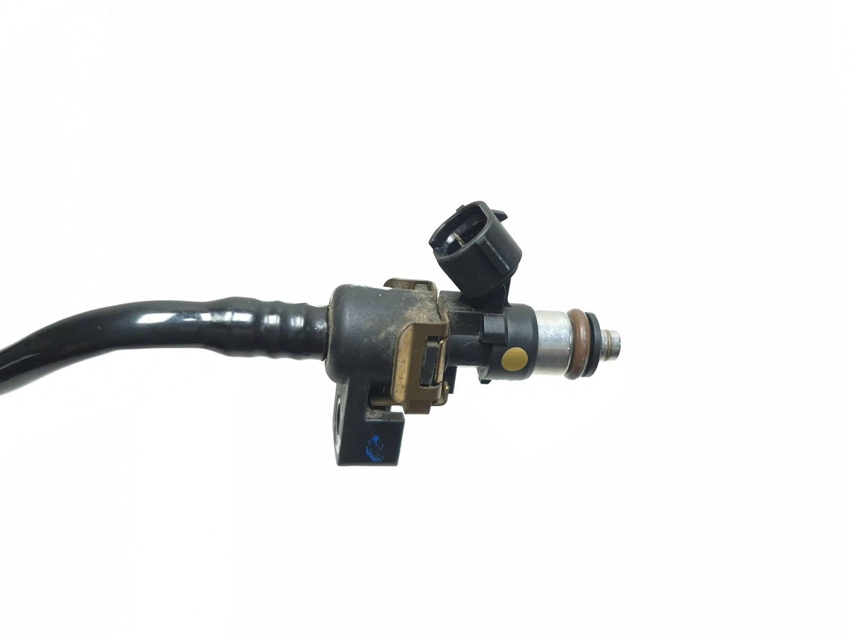 2024 Triumph Speed 400 Fuel Injector W/hose Pipe OEM