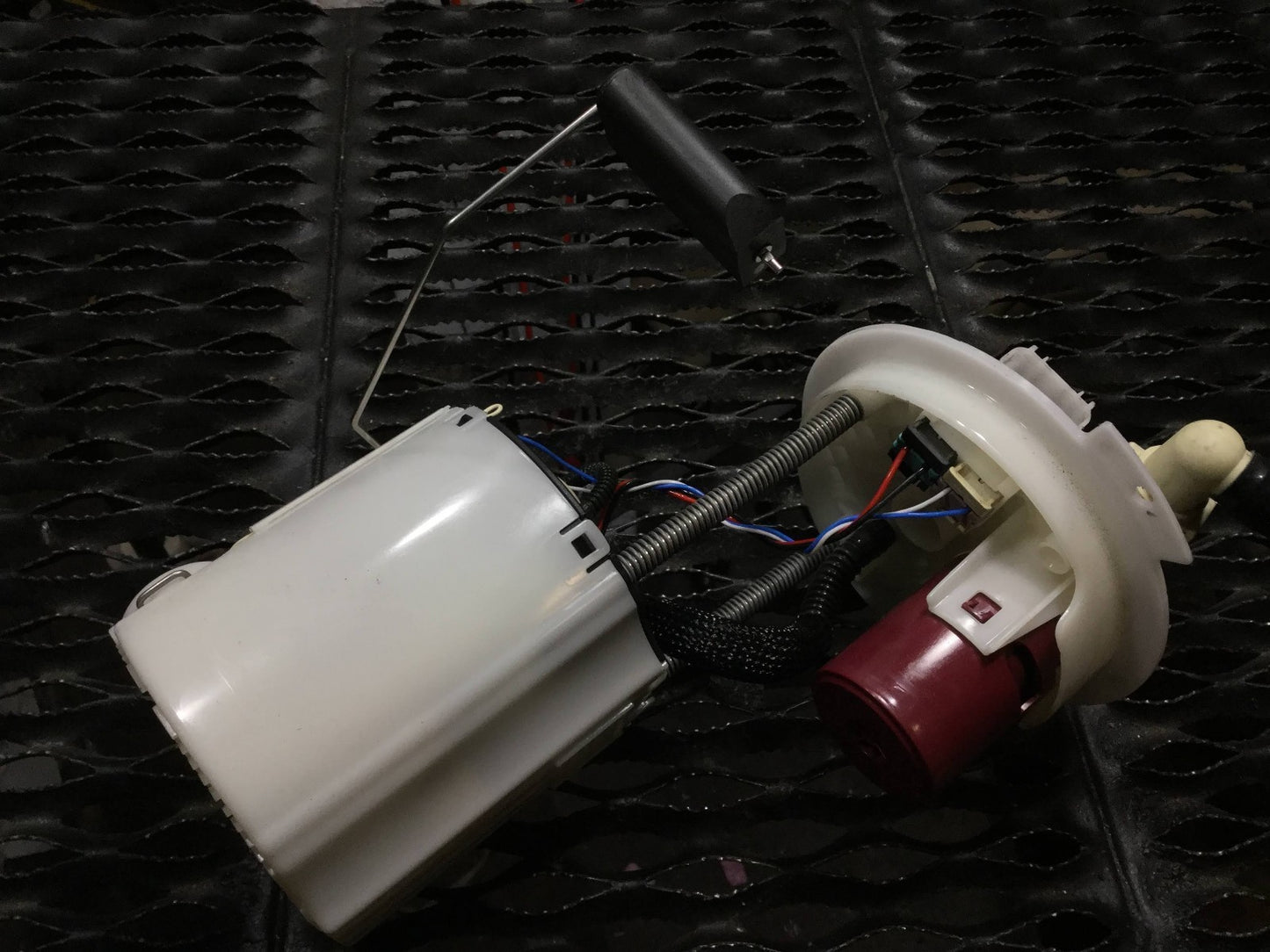 11 12 13 14 15 Chevrolet Cruze Gas Fuel Pump 13503108a OEM