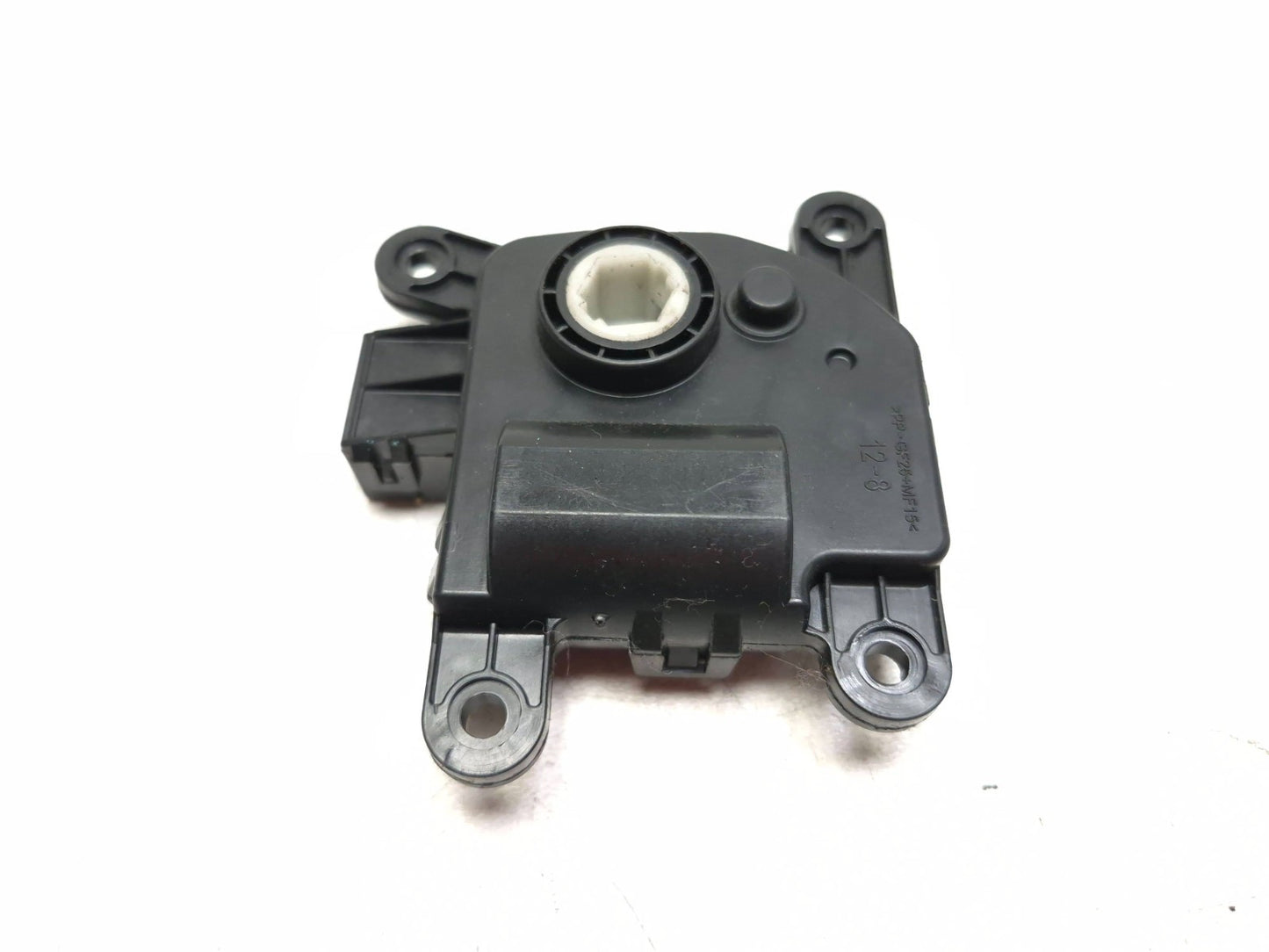 2014 Hyundai Accent HVAC Vent Actuator Flap Motor OEM