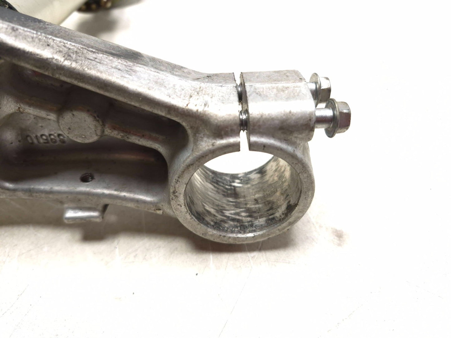 2002 Suzuki V-strom 1000 Dl1000 Triple Tree Lower OEM