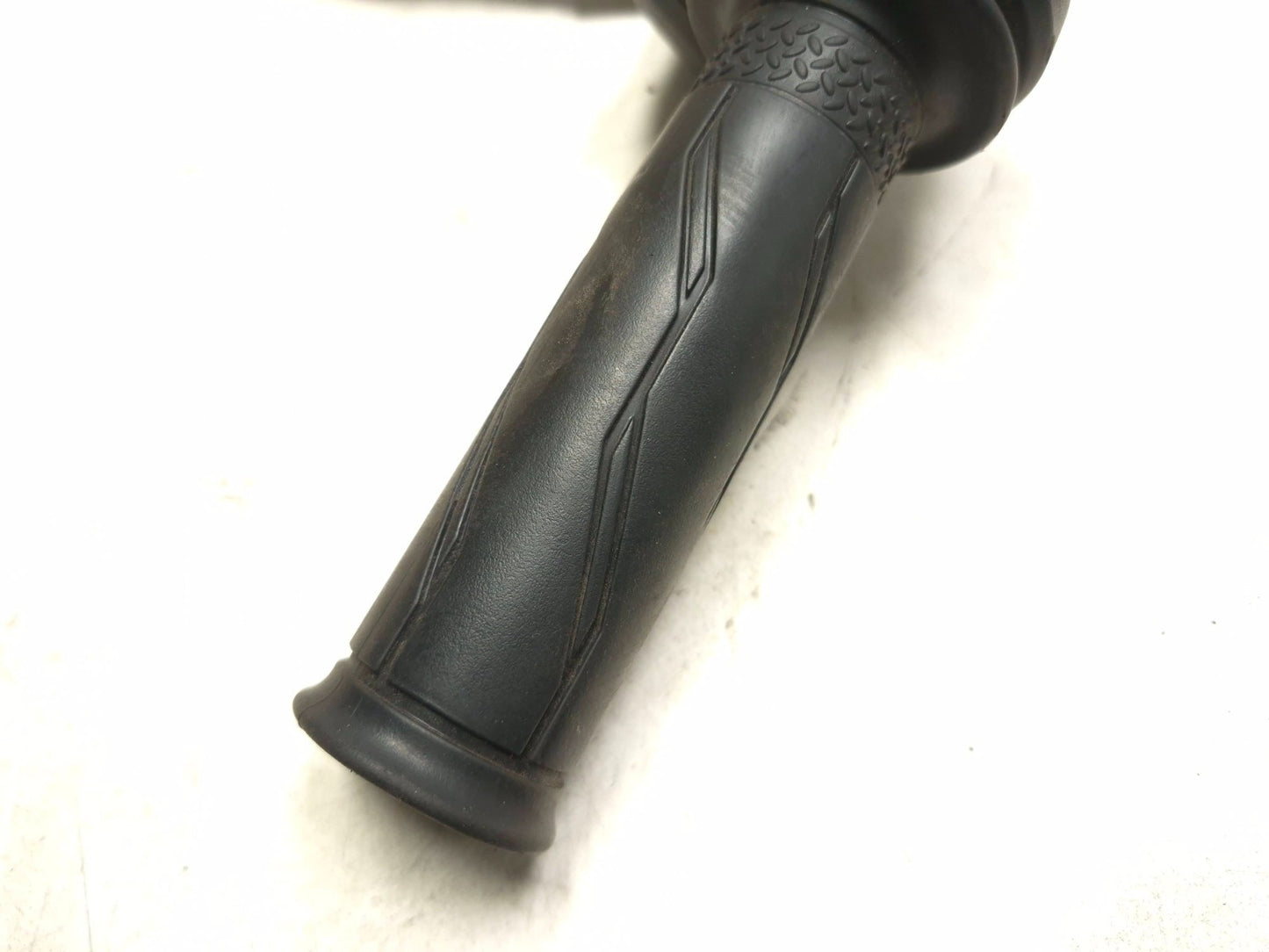 2024 Yamaha R3 Yzfr3 Right Handlebar Kill Switch & Throttle Grip OEM