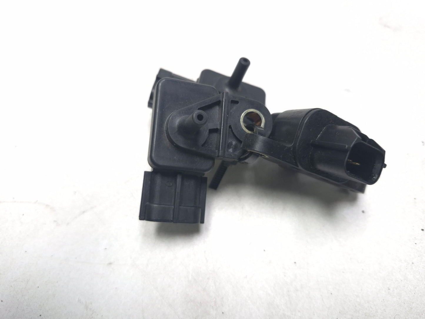 2004 Kawasaki Vulcan 2000 Air Flow Pressure Sensor OEM