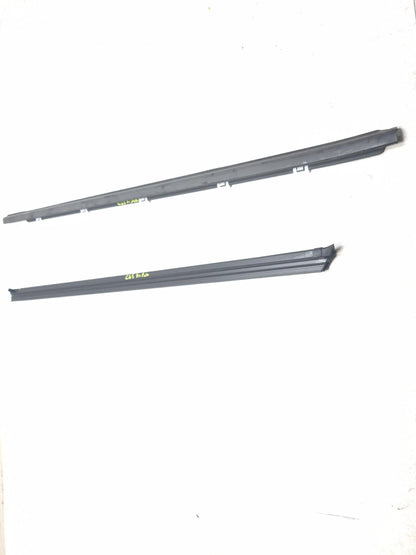 2019 Hyundai Kona Front Door Weatherstrip Seal Passenger Side Right 5pcs OEM