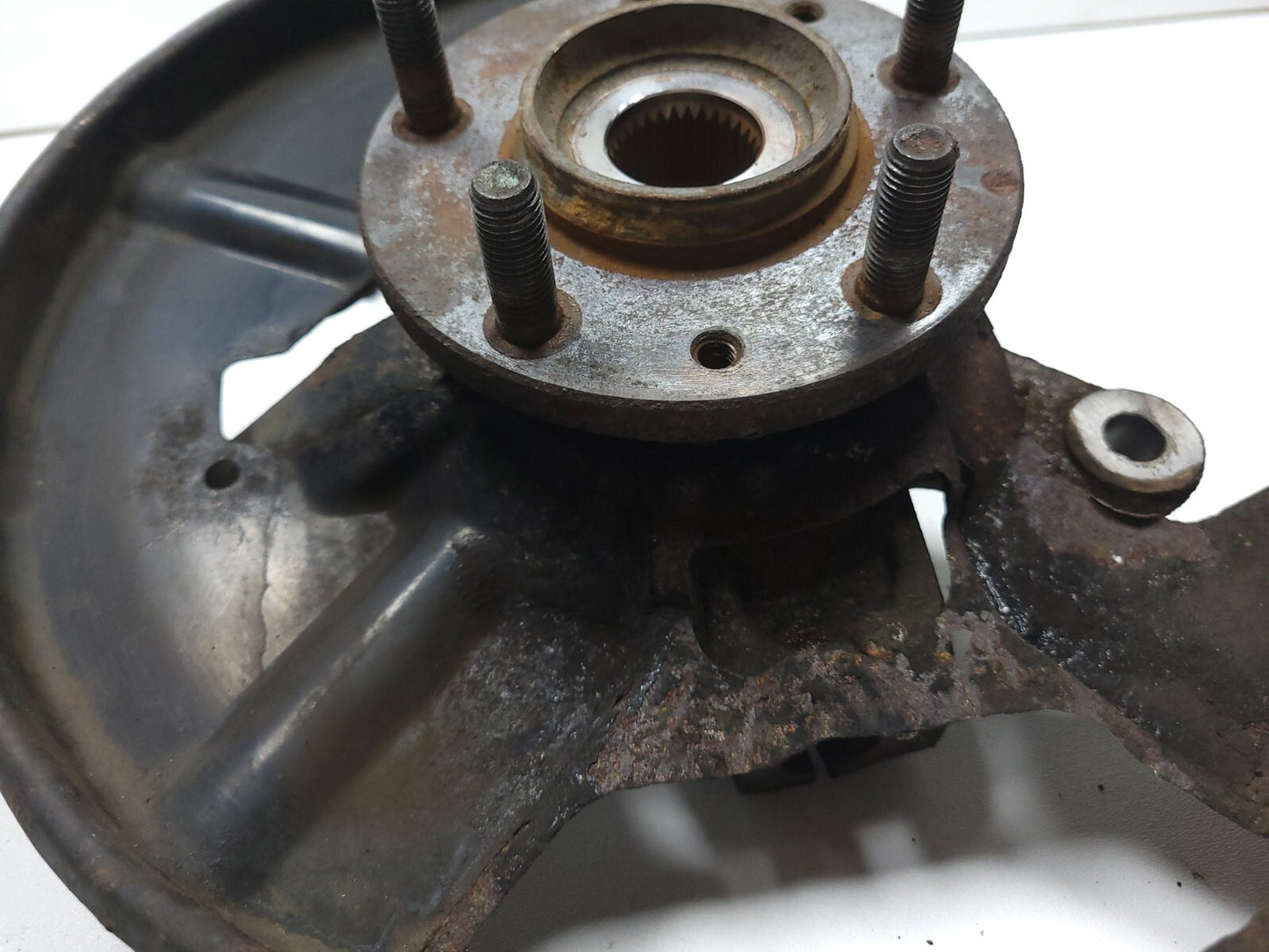 2008 Mazda Cx-7 Front Spindle Knuckle Wheel Hub Passenger Side Rh OEM