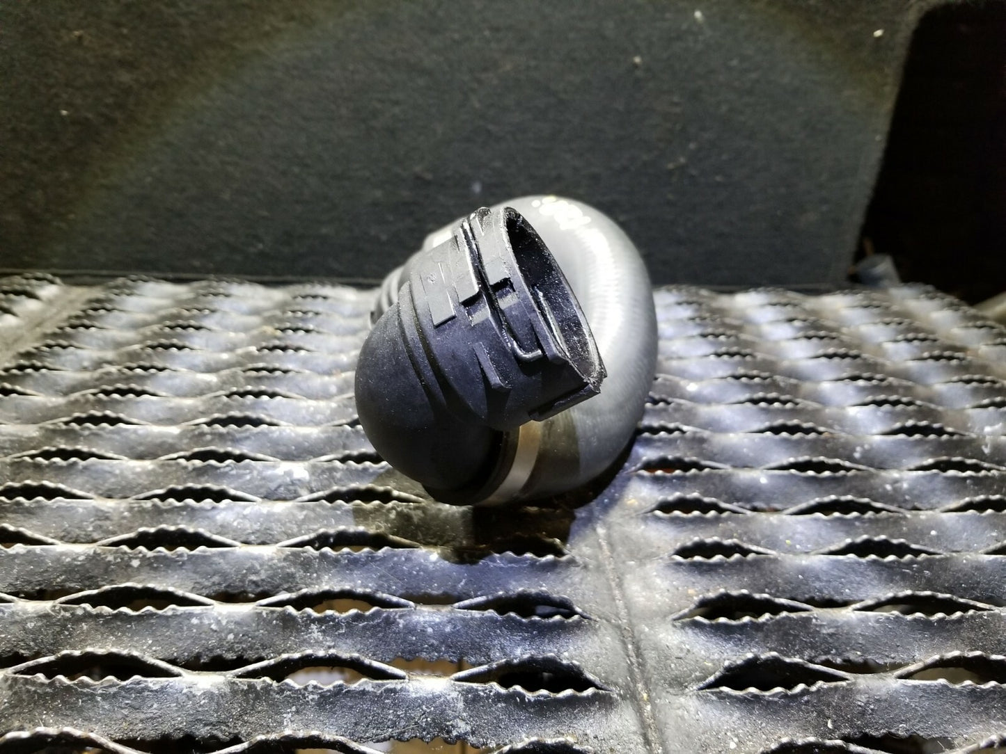 2011 2012 2013 BMW 128i Radiator Lower Coolant Water Hose Pipe Line OEM