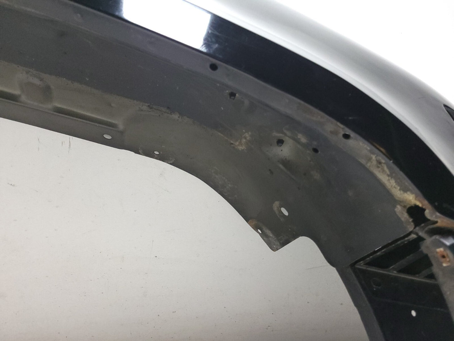 2010 - 2014 Chevrolet Suburban Front Fender Passenger Side Right OEM