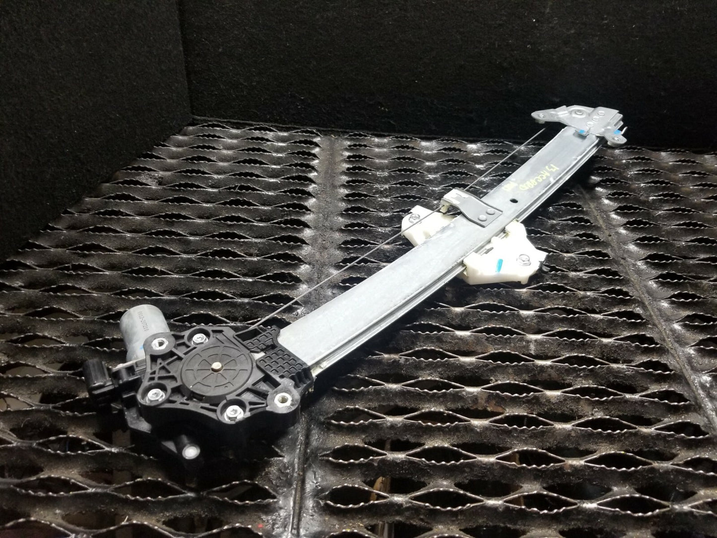 2013 Honda Accord Front Passenger Door Window Regulator W/ Motor OEM