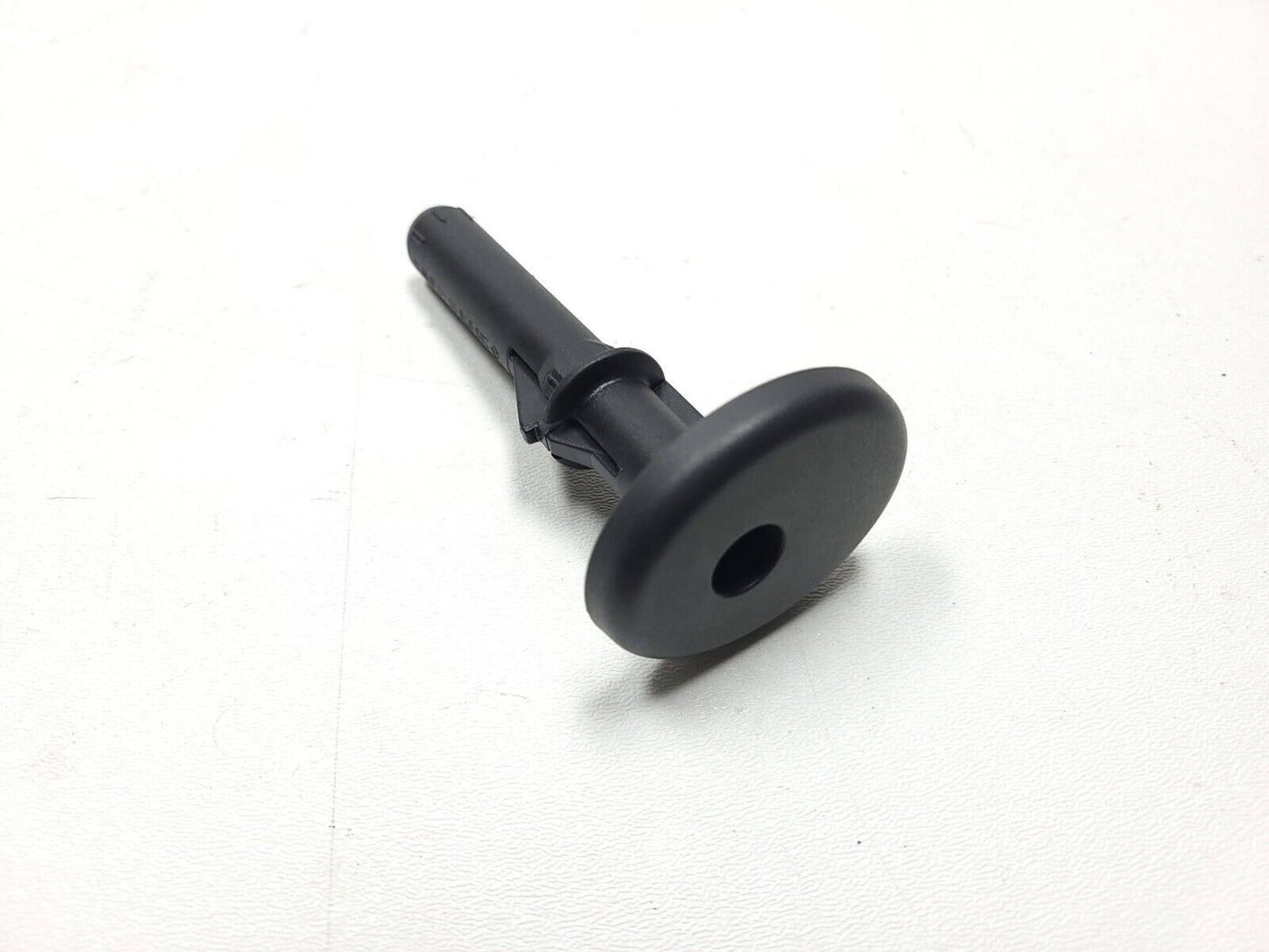 03-09 Mercedes W203 C230 Front Passenger Seat Headrest Folding Lock Knob OEM