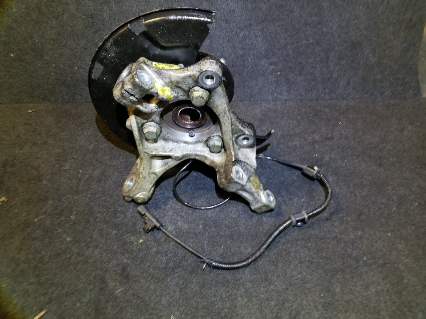 2012 Chevrolet Cruze Front Spindle Knuckle Wheel Hub Right Passenger Side OEM