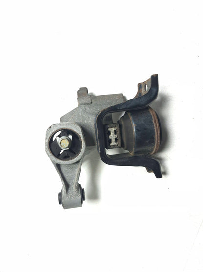 2015 Nissan Juke Engine Mount Bracket OEM