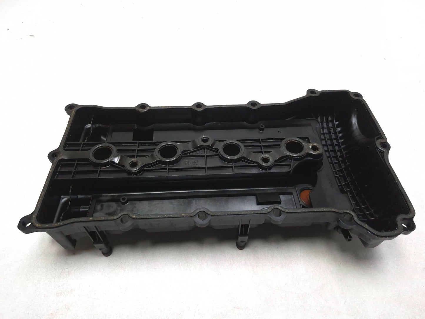2011 Kia Sportage Engine Valve Cover  2.4l OEM