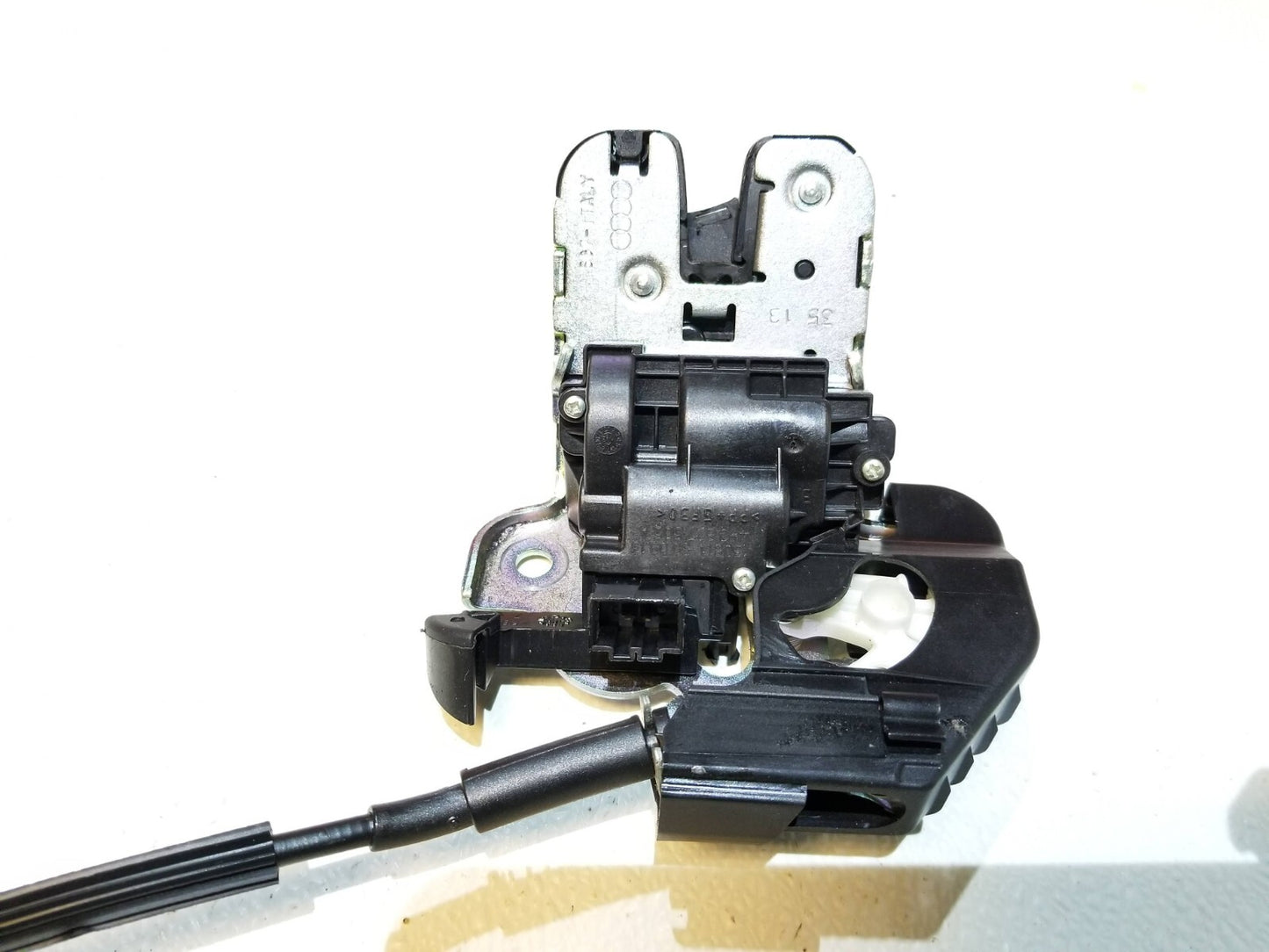 12 13 14 15 Audi A6 Trunk Lid Lock Latch Actuator W/ Cover OEM