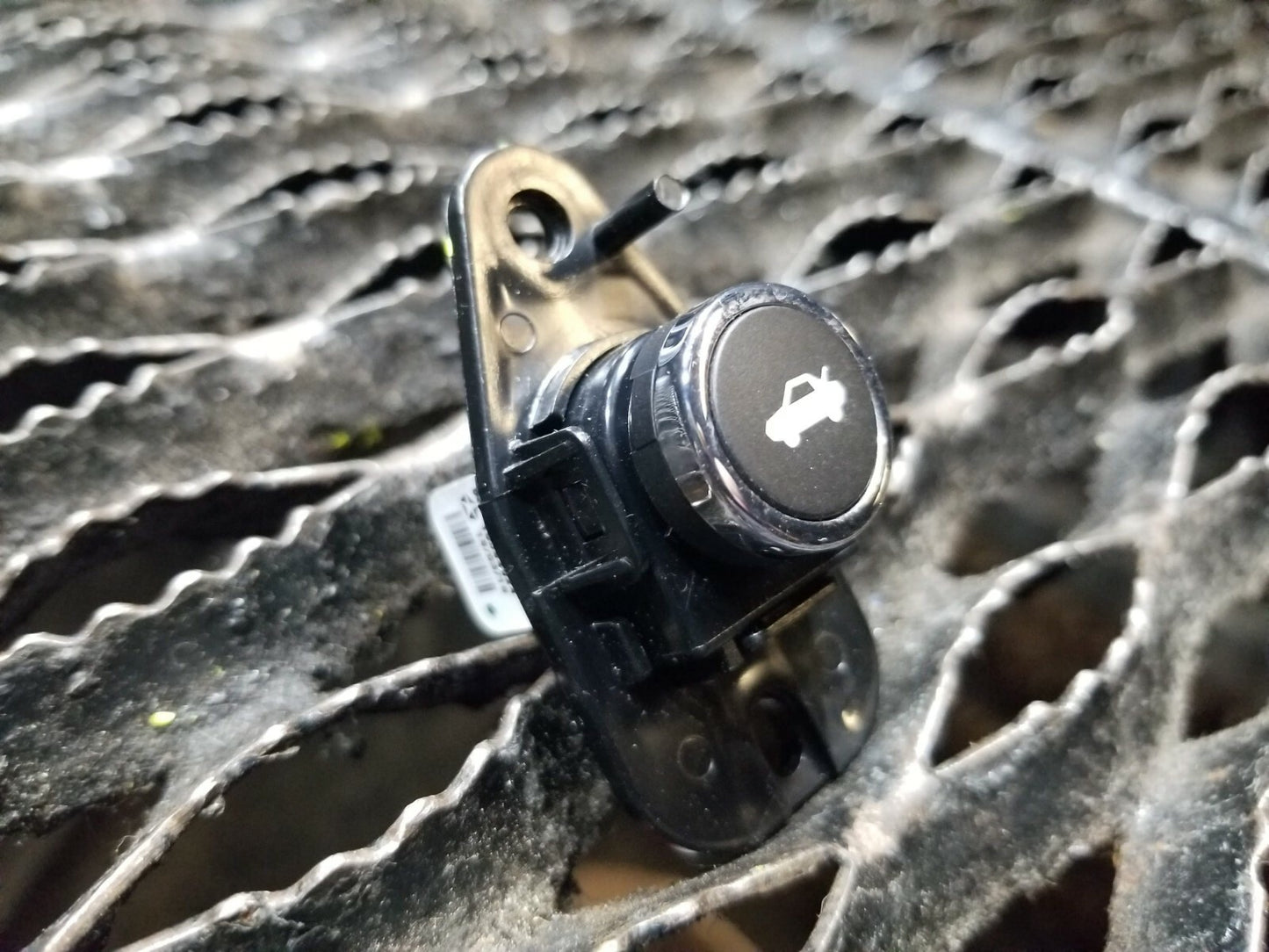 16 17 Dodge Challenger SRT Trunk Lid Unlock Release Open Button Switch OEM 12k