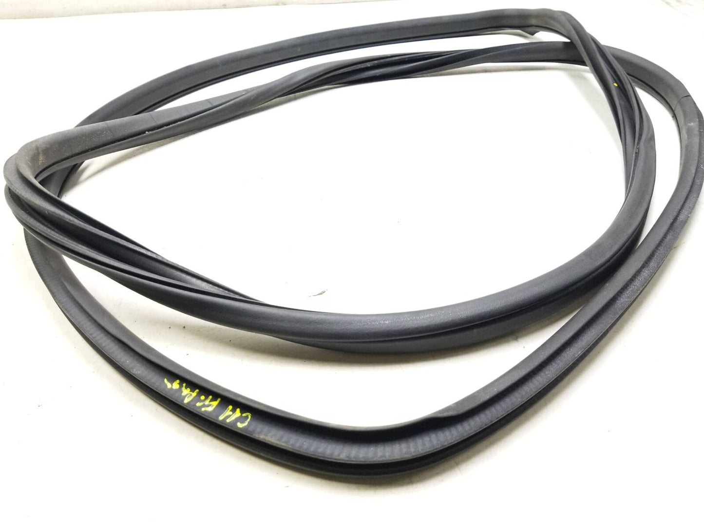2008 - 2015 Nissan Rogue Front Door Weatherstrip Seal Passenger Side Rh 2pcs OEM