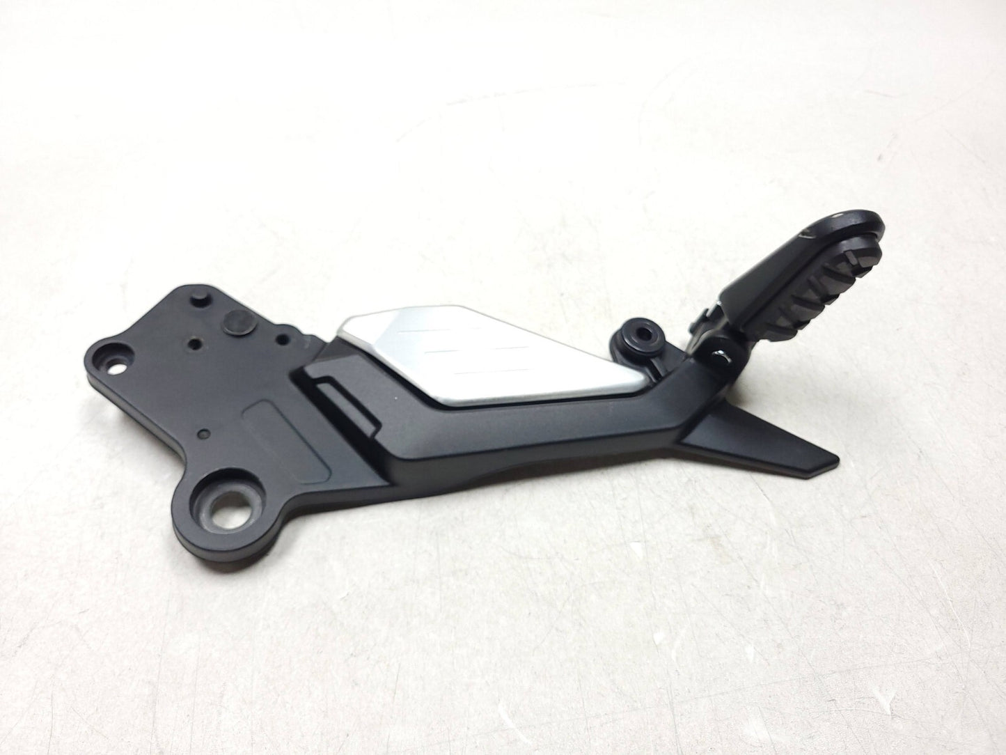 2022 - 2024 Cf Moto 700 Cl-x Right Foot Peg & Bracket OEM
