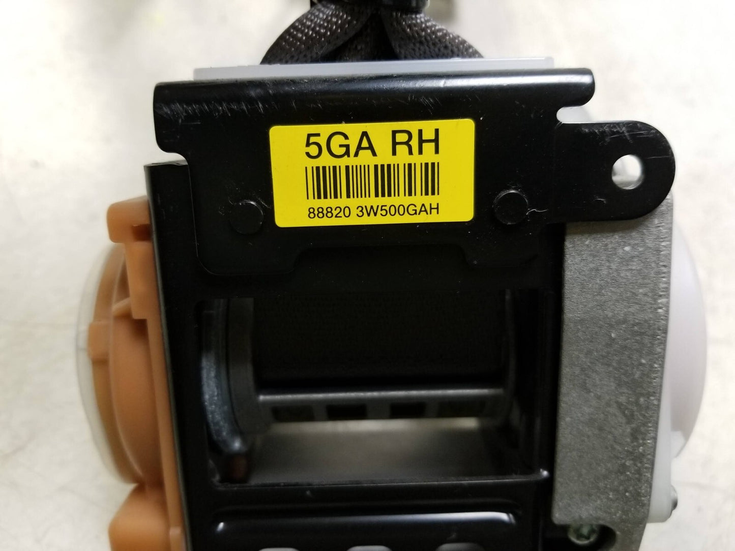 2011 - 2013 Kia Sportage Front Seat Belt Retractor Left & Right  OEM