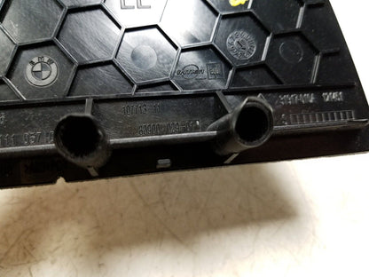 06 07 08 09 10 BMW 650i Centre Console Storage Compartment W/ Aux-in Socket OEM