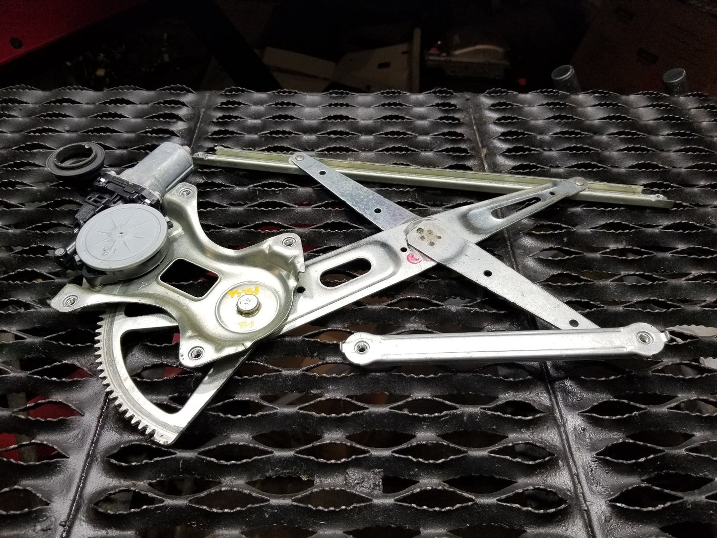 04 05 06 07 08 09 Prius Front Right Passenger Window Regulator W/motor Oem.