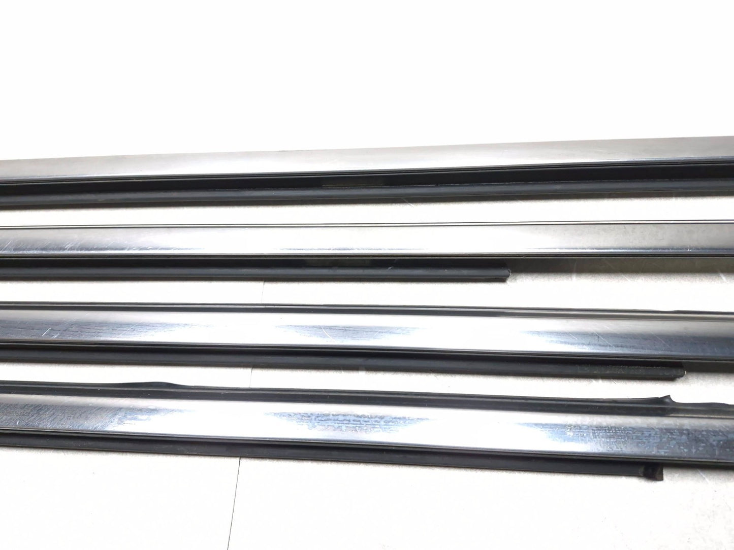 2018 Chrysler 300 Limited Front & Rear Door Trim Stripe Molding Swipe 4 Pcs OEM