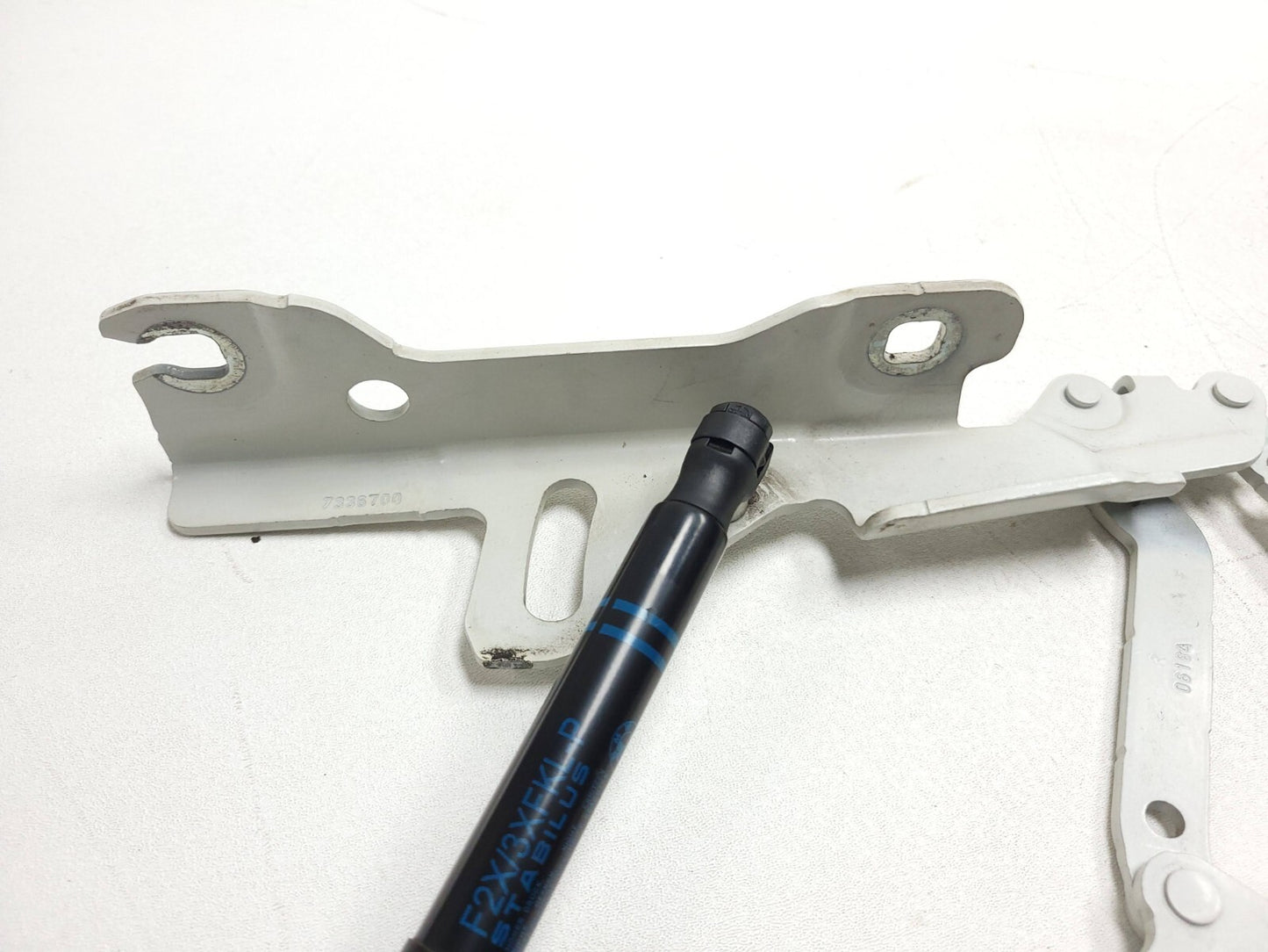 13-18 BMW 330xi F30 Hood Hinge Left & Right Pair OEM ✅ 76k Miles