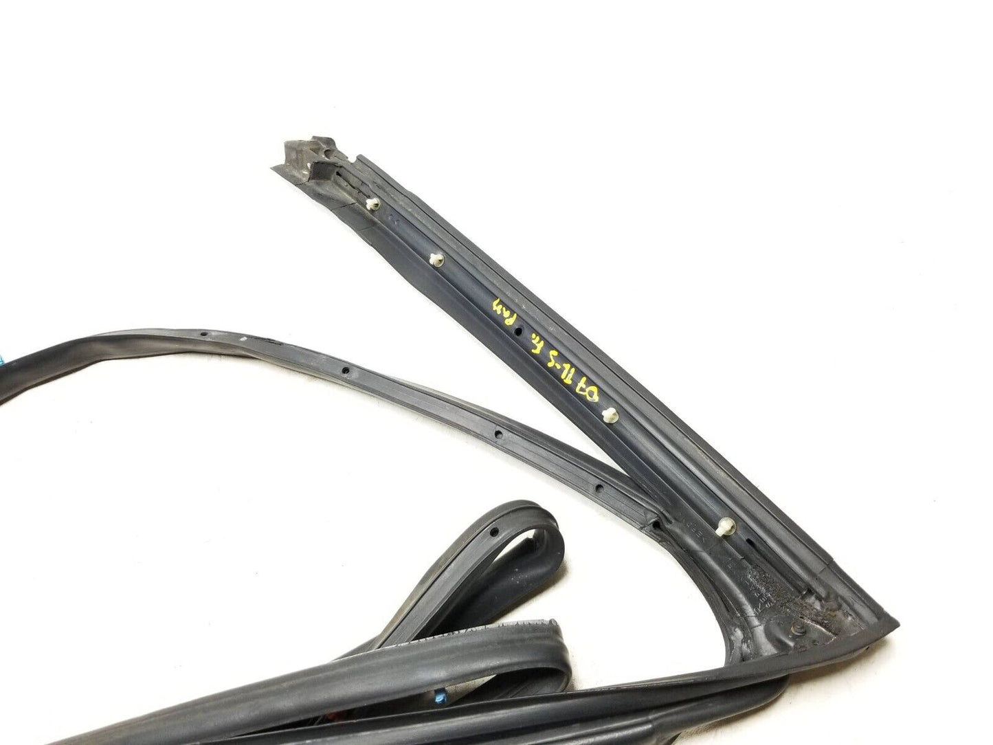 2004 - 2008 Acura Tl Front Door Weatherstrip Seal Passenger Side Right 2pcs OEM