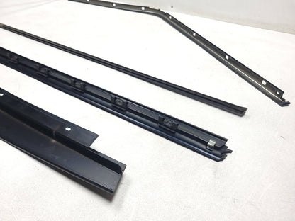 2007 Range Rover Front Door Molding & Weatherstrip Seal Passenger Side Right OEM