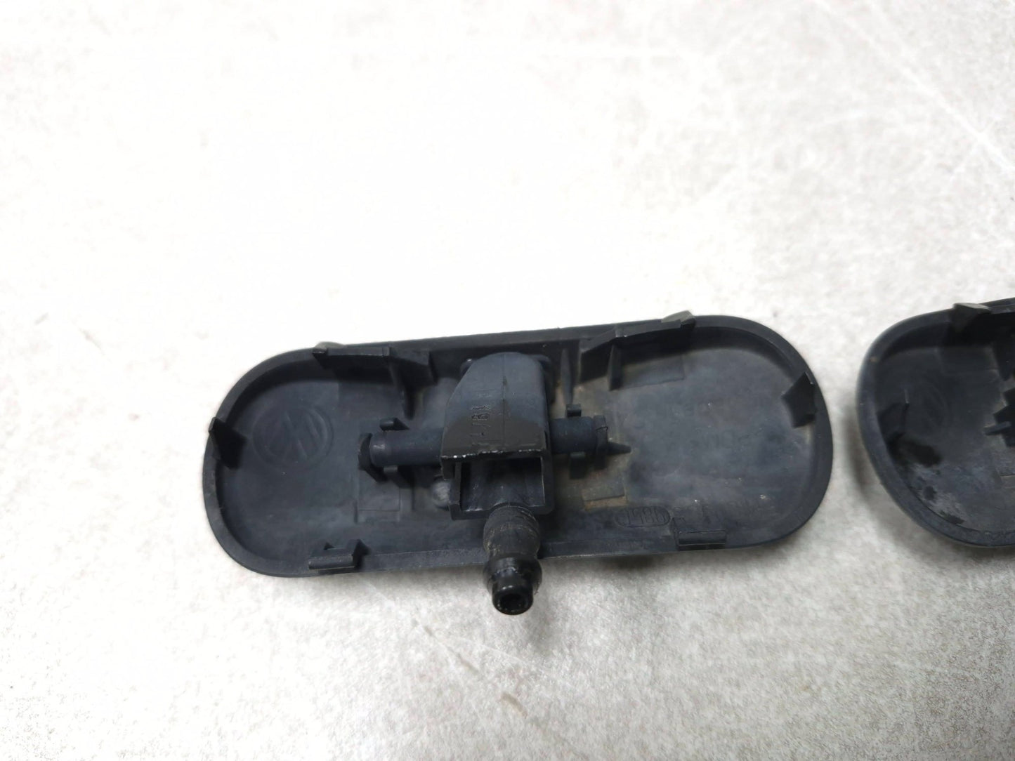 2015 Volkswagen Golf Windshield Washer Sprayer Jet Nozzle 2pcs OEM