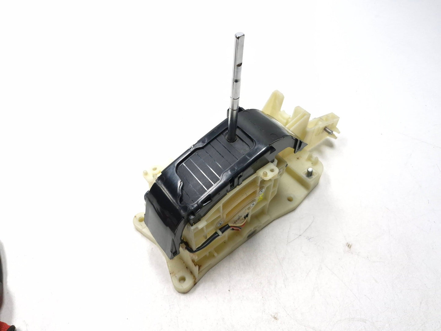 2014 Hyundai Accent Gear Shifter Lever OEM 46700-1r220