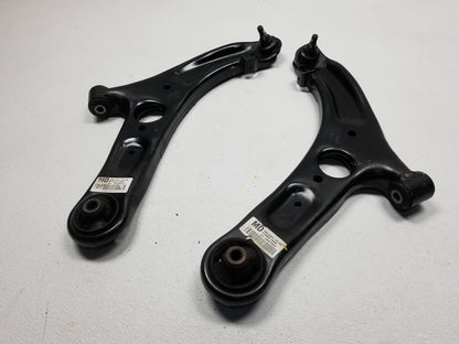 2016 Hyundai Veloster Front Lower Control Arm Left & Right Pair OEM