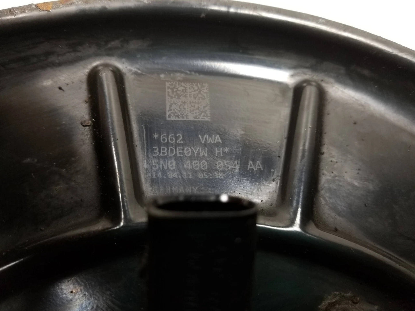 2011 Volkswagen Tiguan Front Spindle Knuckle Wheel Hub Passenger Side Right OEM