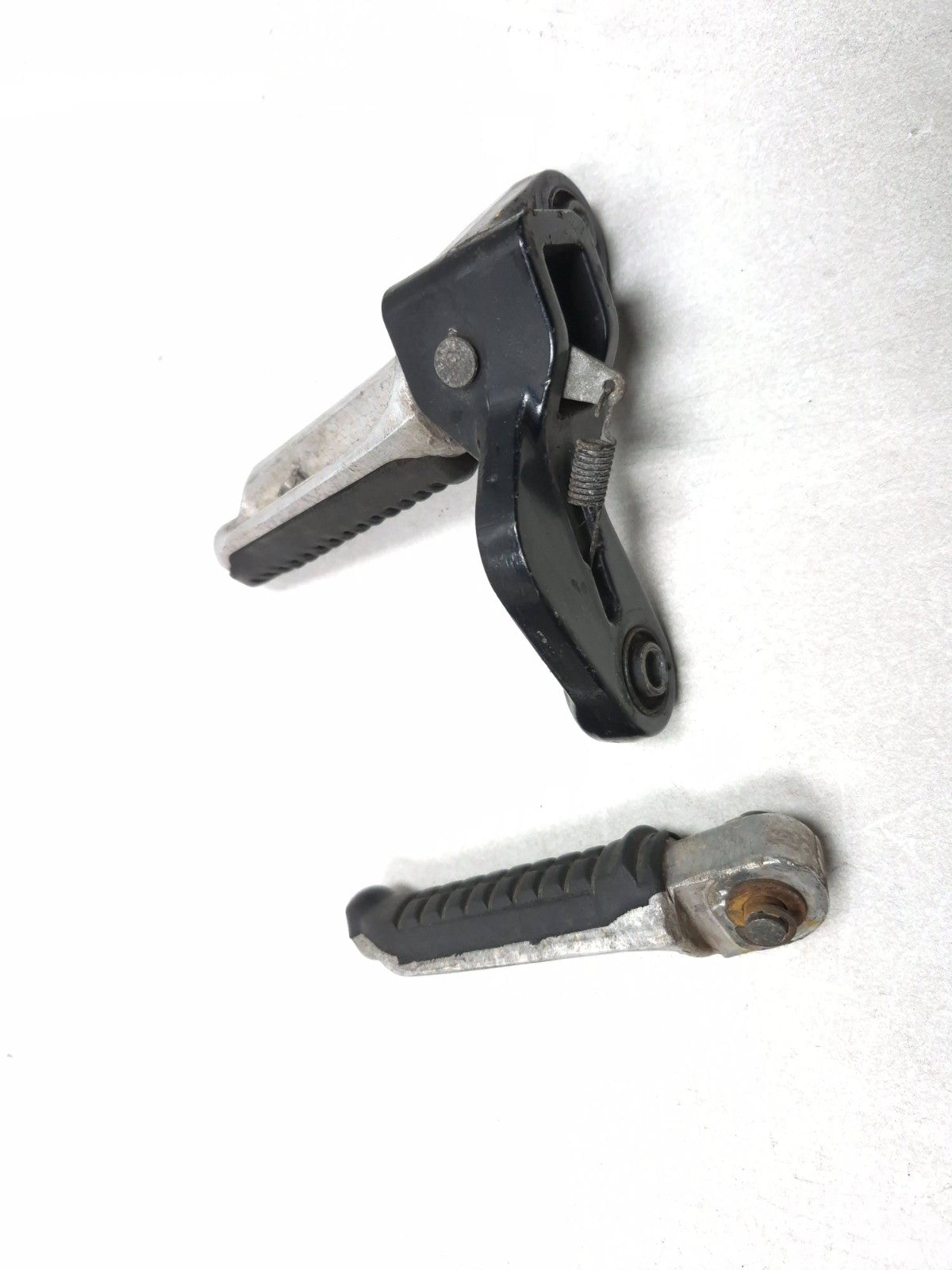 1993 Suzuki Gsx 600 Fp Katana Front & Rear Righ Peg Pair OEM