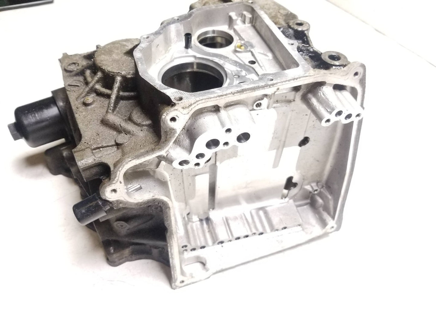 2012 Volkswagen GTI Automatic Transmission Rear Case Housing 02e301103j OEM
