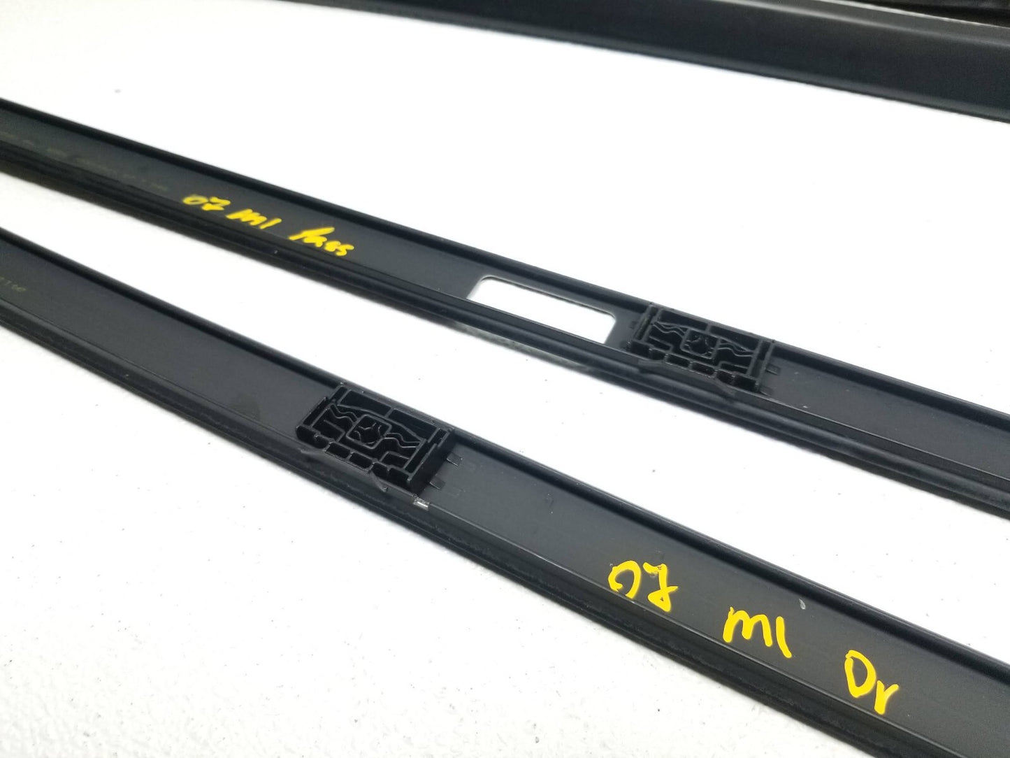 2007 Mercedes Ml500 W164 Roof Rack Rail & Molding Left & Right OEM