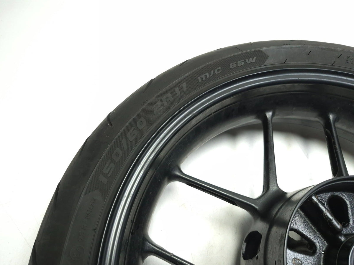 2024 Triumph Speed 400 Rear Wheel Rim W/ Tire 150/60/zr17 Metzeler OEM