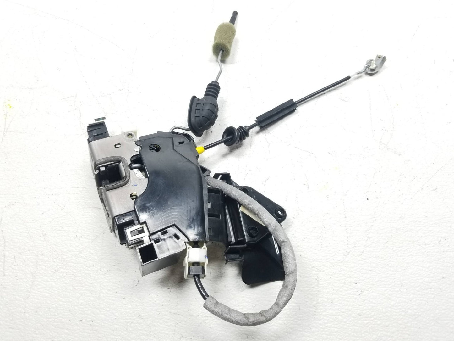12 13 14 Mercedes C300 Door Lock Latch Actuator Front Left Driver Side OEM