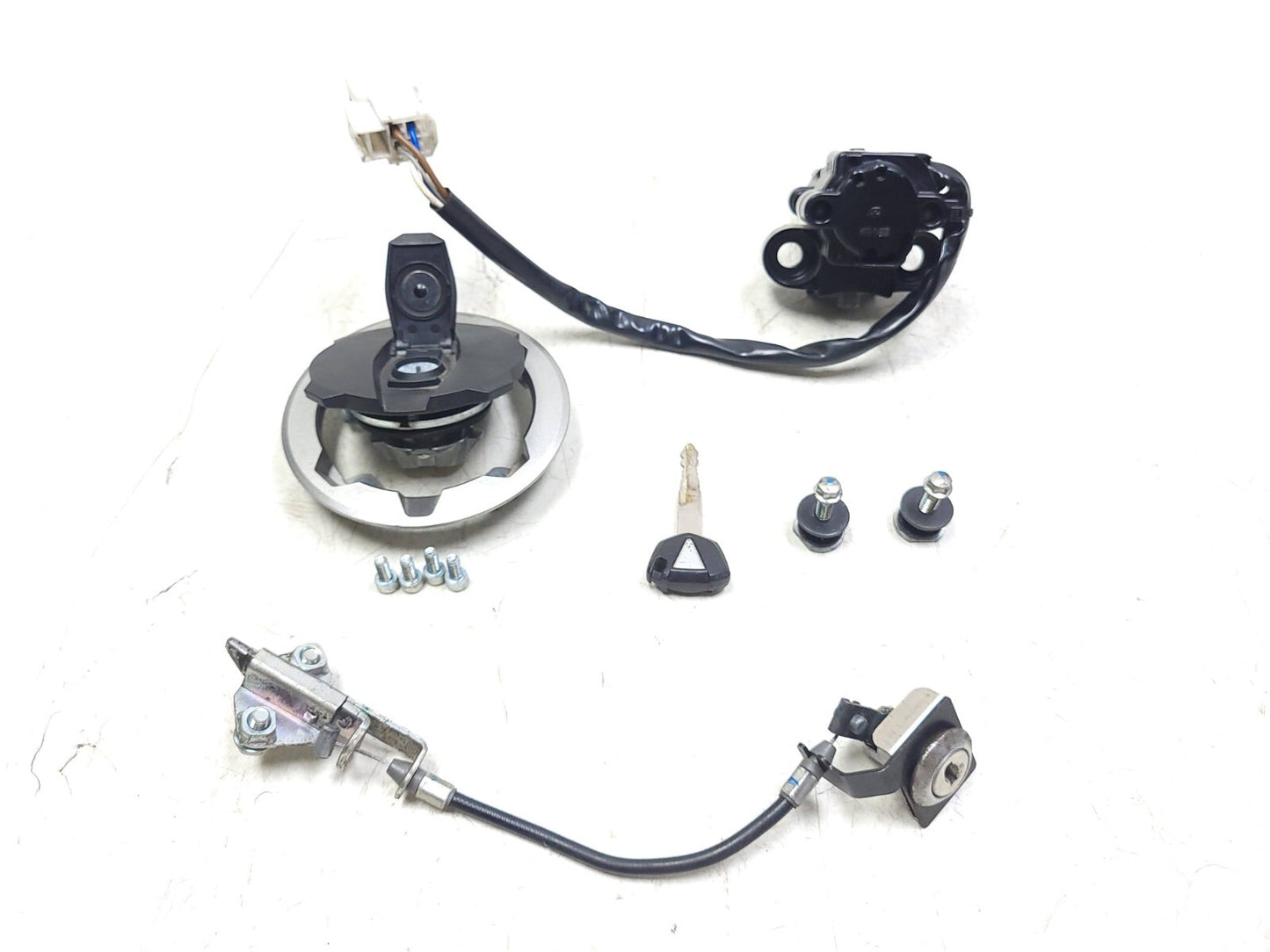 2017 - 2022 Kawasaki Ninja Z650 Er650 Ignition Set Key Lock Fuel Cap