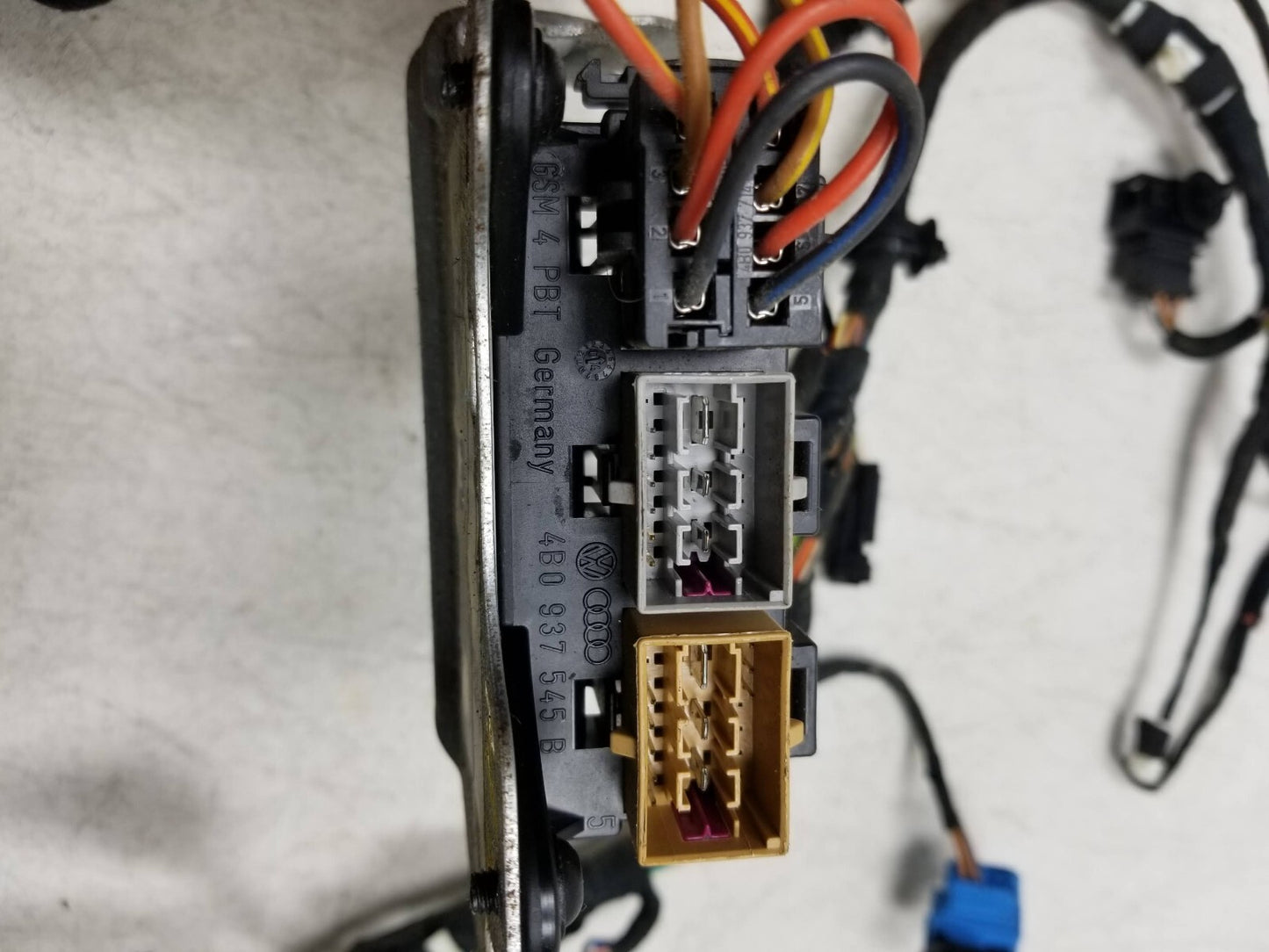 2005 Audi A8 Seat Wire Harness Front Passenger Side Right OEM