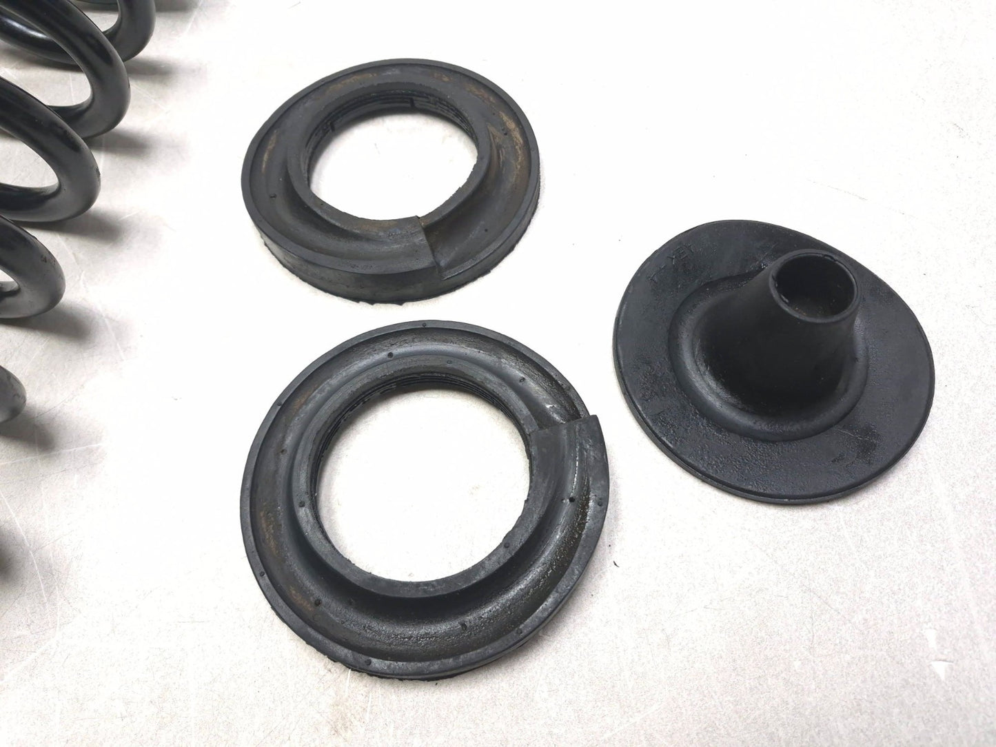 2011 Cadillac Сts 3.6l Left & Right Rear Coil Spring Pair OEM