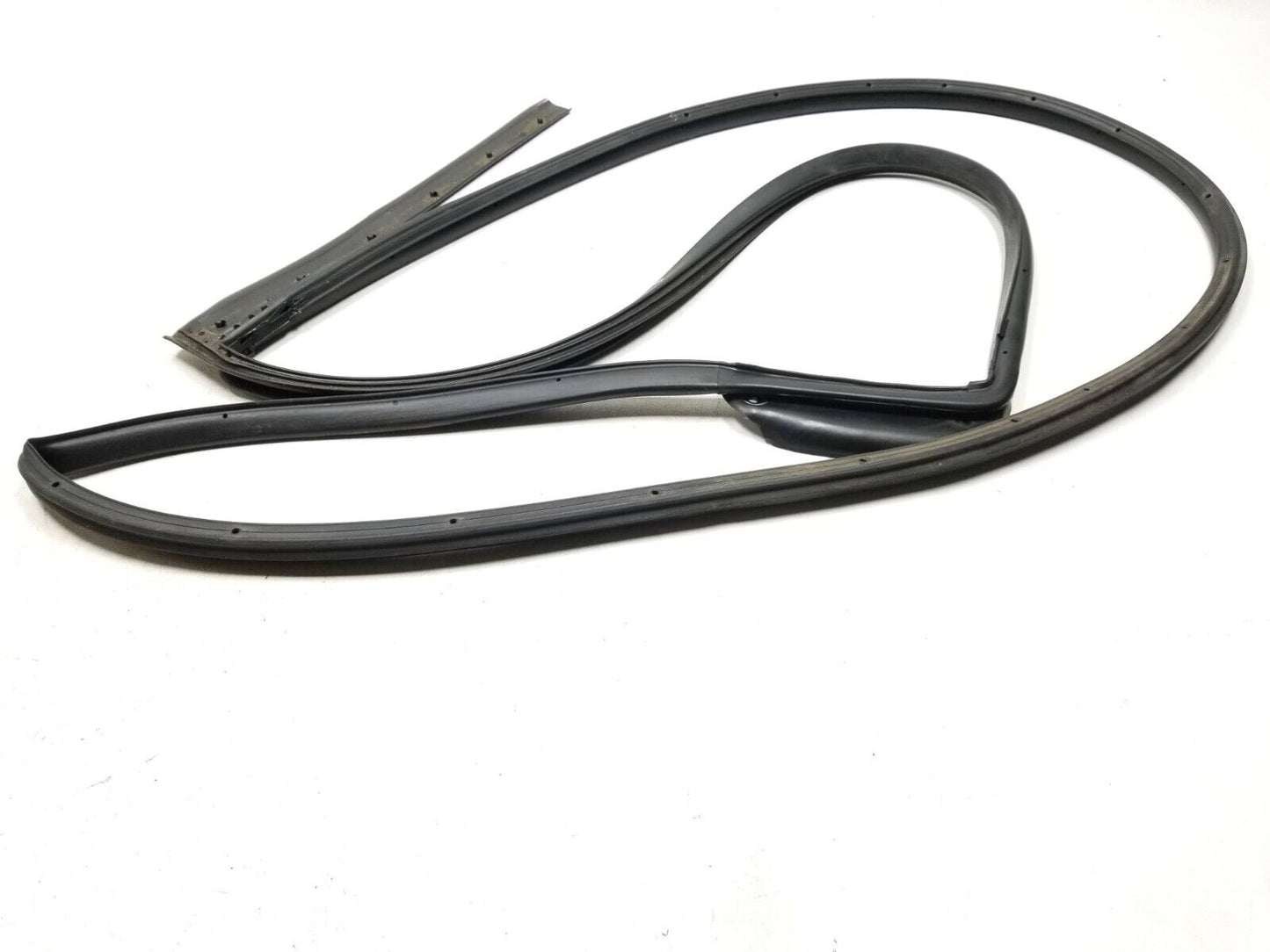 17 18 Kia Forte Door Wheatherstrip Seal Rear Passenger Side Right Pair OEM