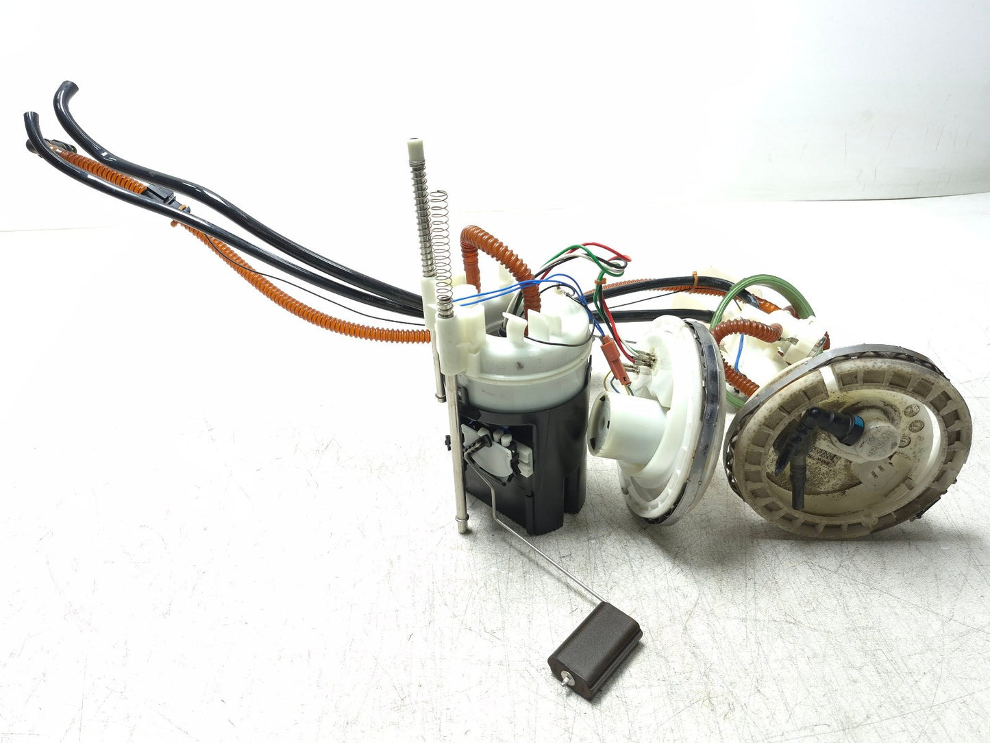 2008 BMW X6 E71 4.4l V8 Fuel Pump Sending Unit OEM